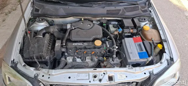 Opel Astra G 1999 · 1.6 MT