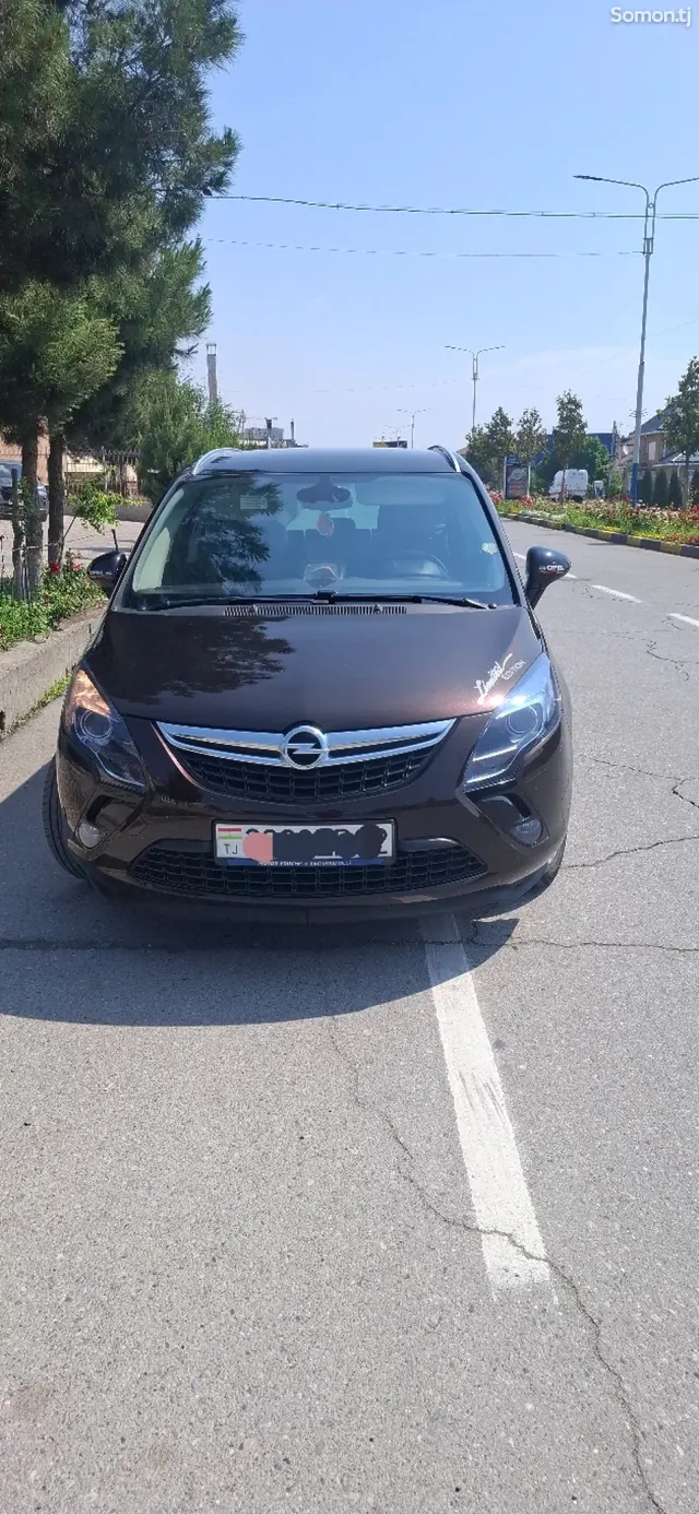 Opel Zafira 2016 · 1.4 MT