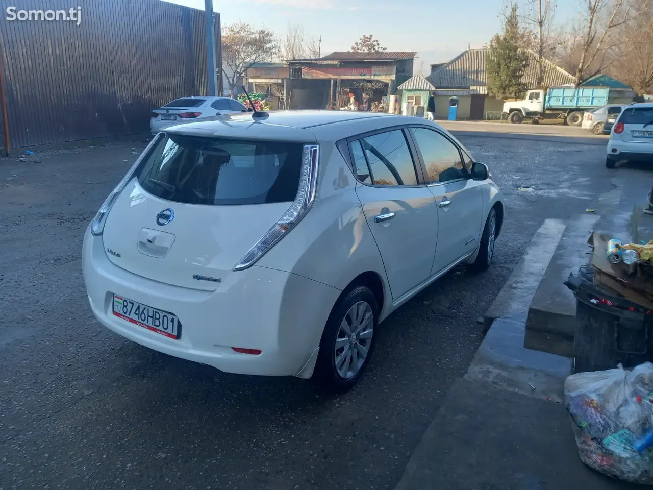Nissan Leaf 2017 · AT
