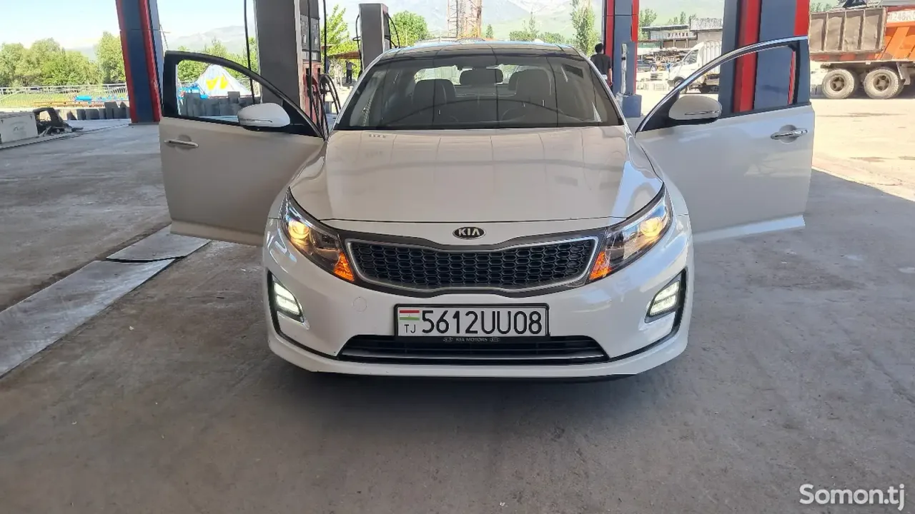 Kia K5 2015 · 2.0 AT