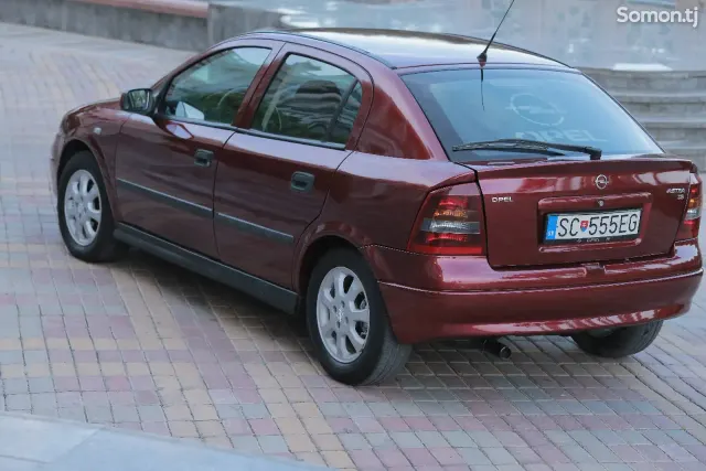 Opel Astra G 1998 · 1.6 MT