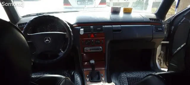 Mercedes-Benz E class 1996 · 2.2 MT
