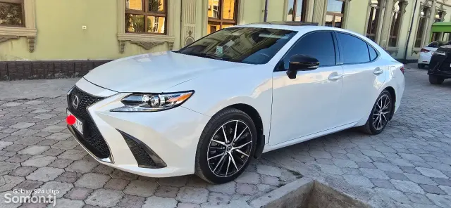 Lexus ES series 2014 · 3.5 AT