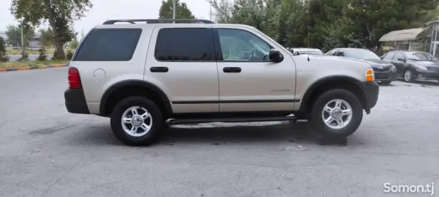 Ford Explorer 2005 · 4.0 AT