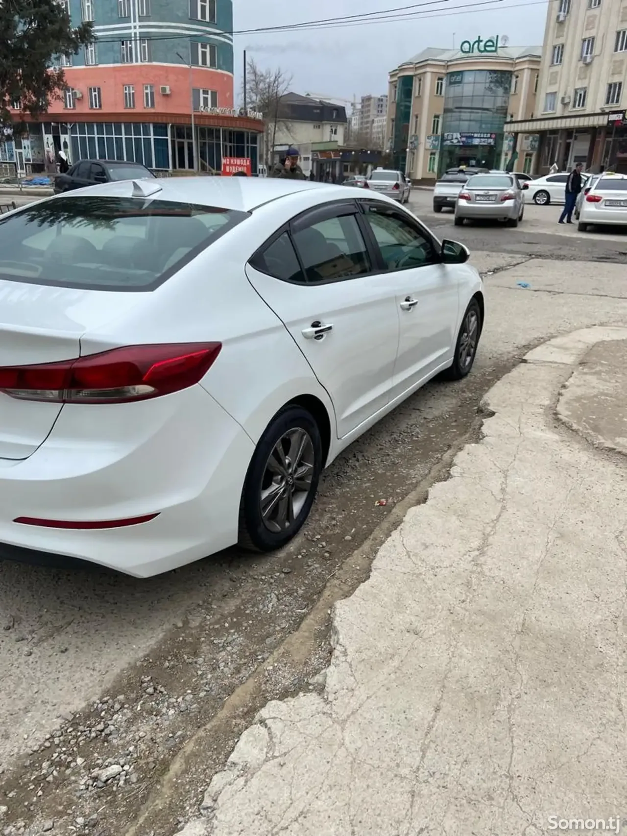 Hyundai Elantra 2017 · 2.0 AT