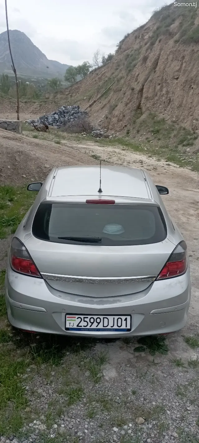 Opel Astra H 2006 · 1.6 MT