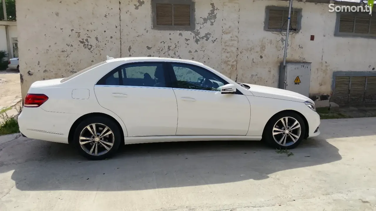 Mercedes-Benz E class 2015 · 2.0 AT