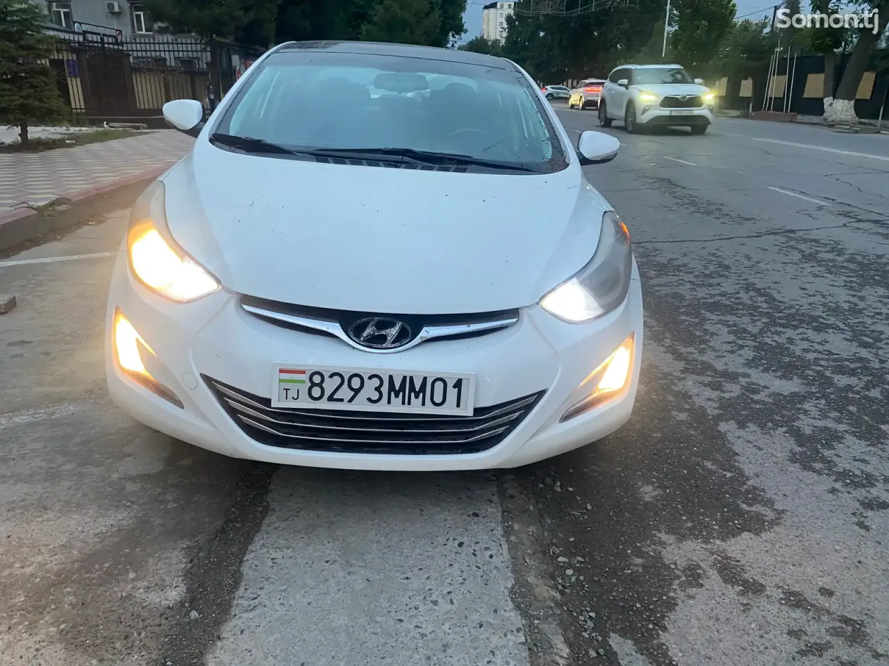 Hyundai Elantra 2015 · 1.6 AT