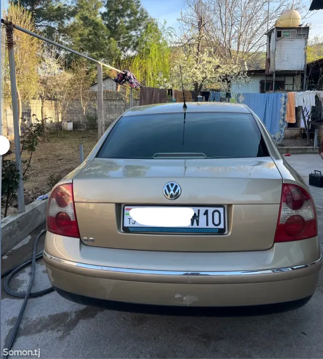 Volkswagen Passat 2003 · 2.3 AT