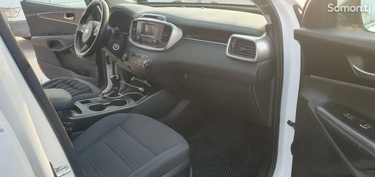 Kia Sorento 2017 · 2.4 AT