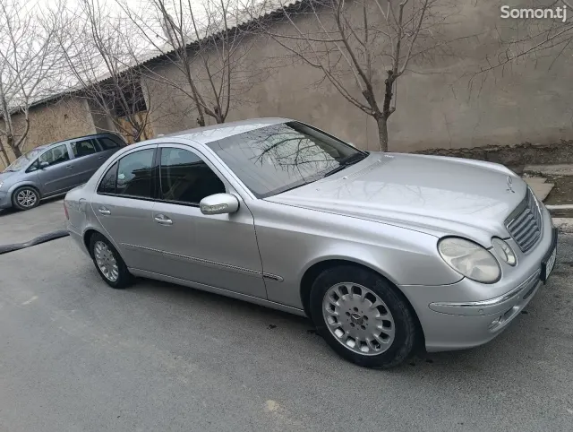 Mercedes-Benz E class 2002 · 2.4 AT