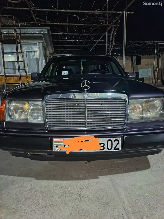 Mercedes-Benz W124 1993 · 2.0 MT