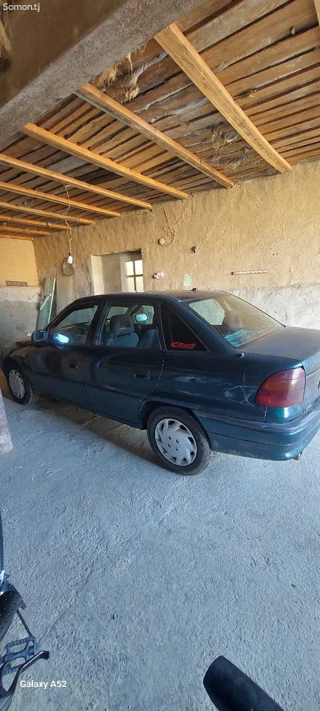Opel Astra F 1997 · 1.6 MT