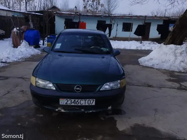 Opel Vectra B 1996 · 1.6 MT