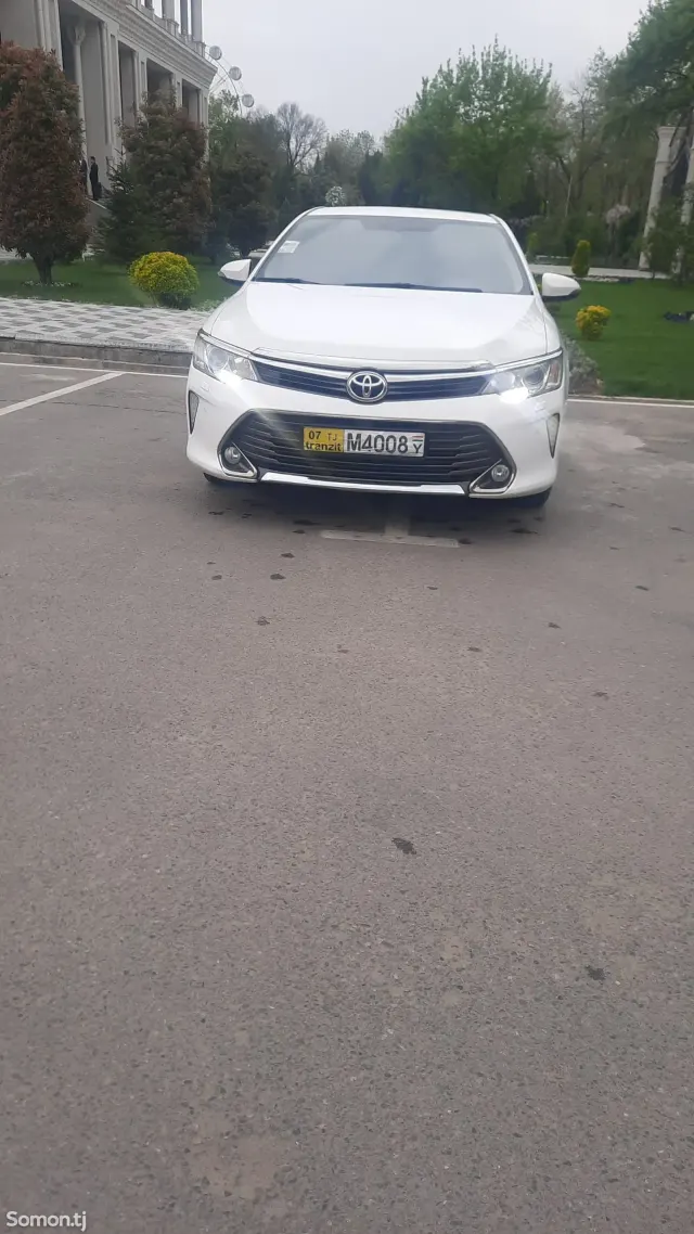 Toyota Camry 2015 · 2.5 AT