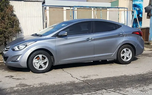 Hyundai Avante 2014 · 1.6 AT