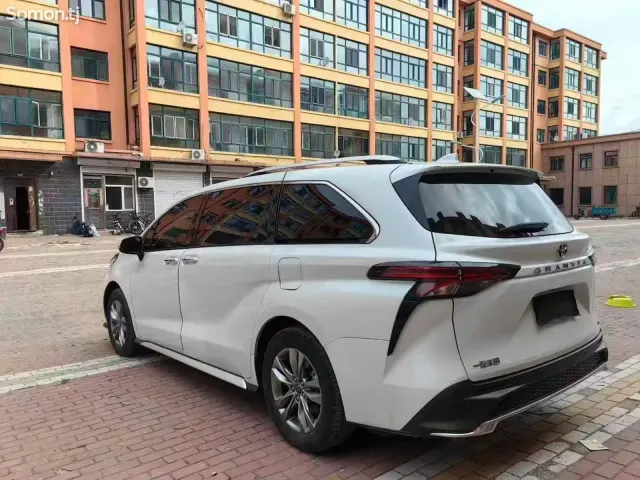 Toyota Granvia 2023 · 2.5 AT