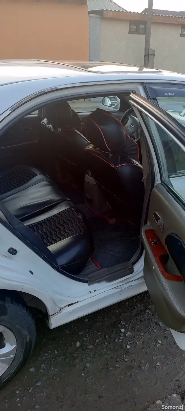 Hyundai Avante 2002 · 1.8 MT
