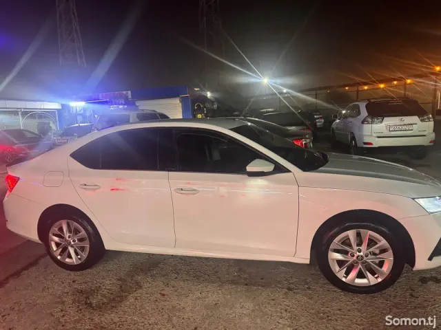 Skoda Octavia 2022 · 1.4 AT