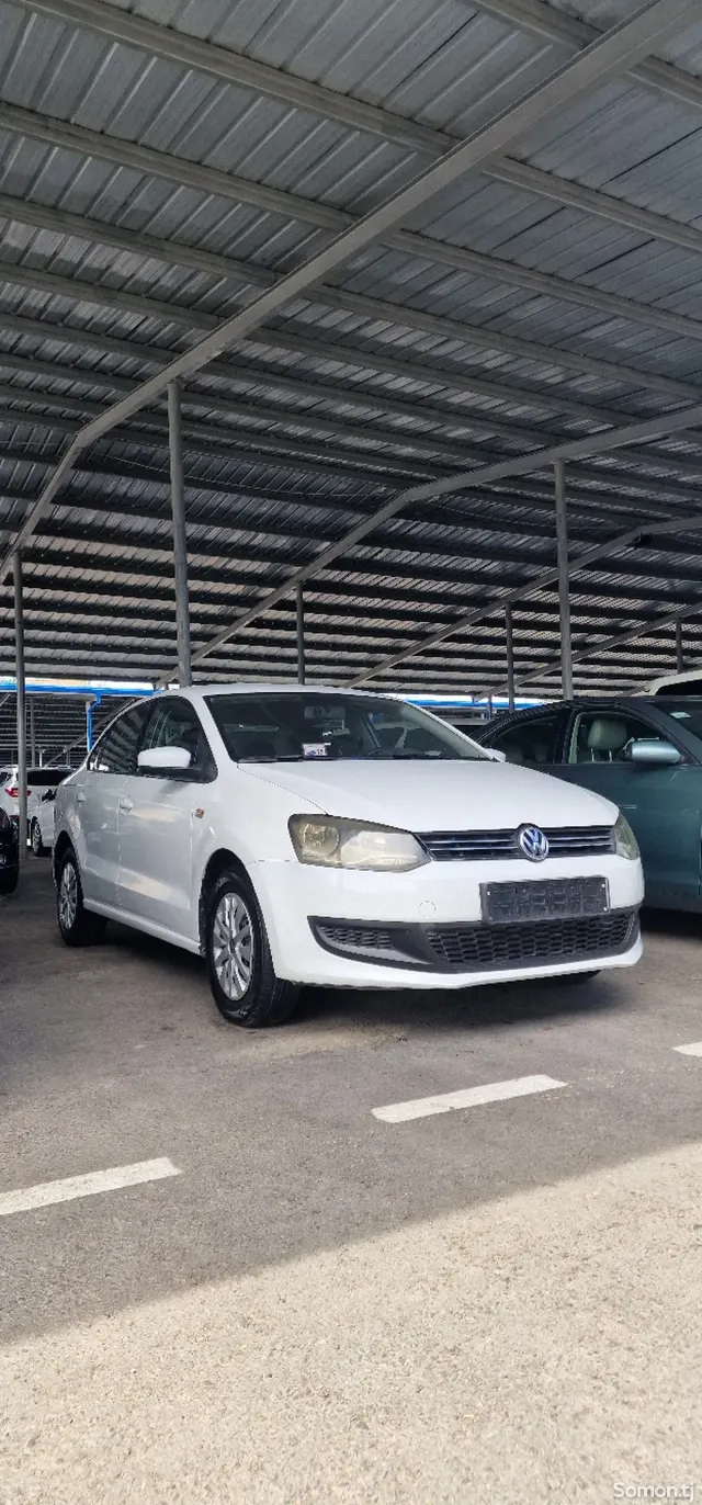 Volkswagen Polo 2014 · 1.6 MT