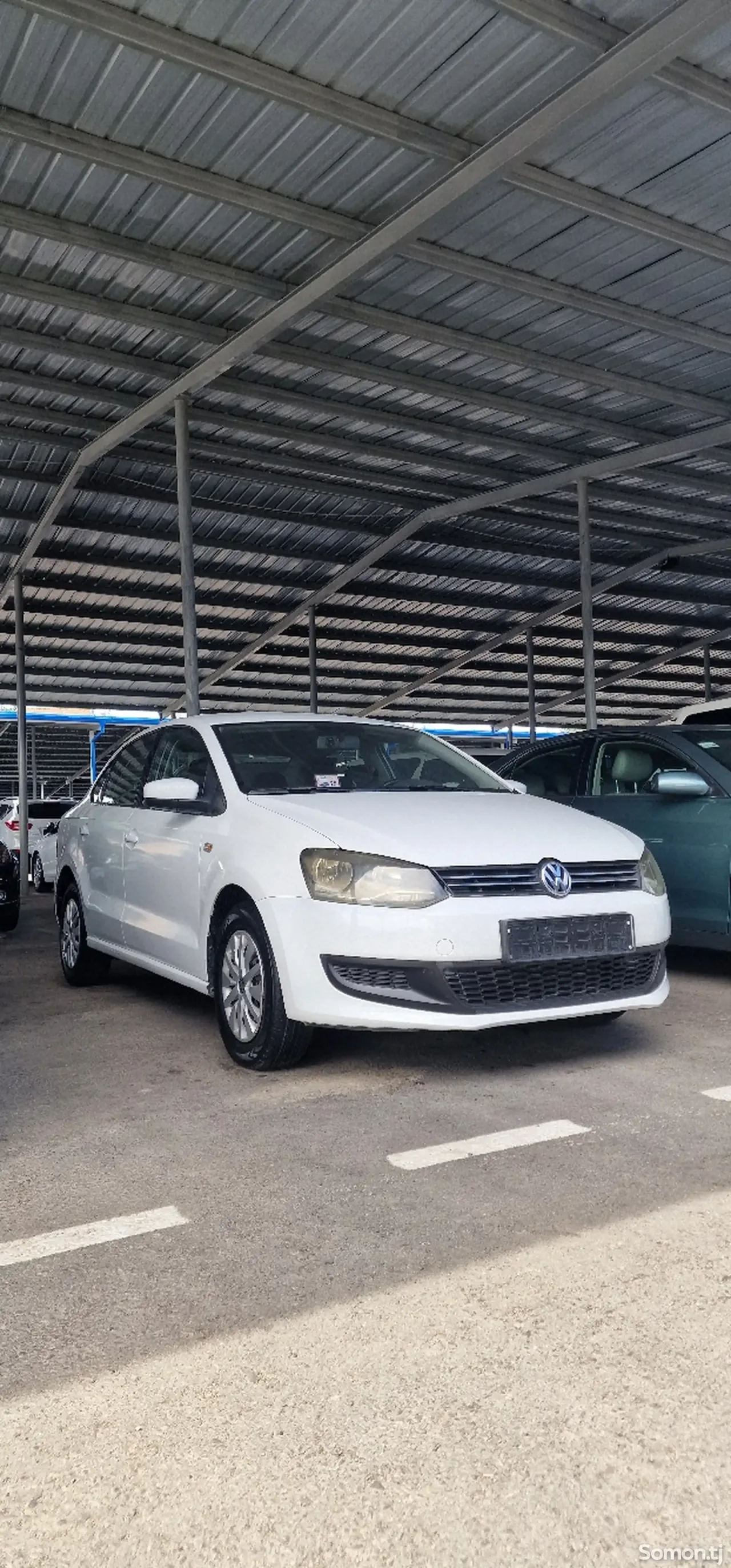Volkswagen Polo 2014 · 1.6 MT
