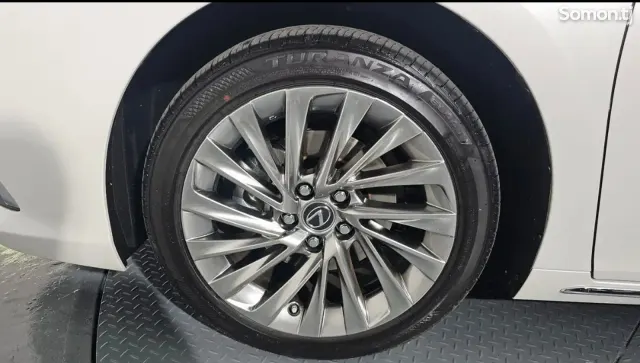 Lexus ES series 2026 · 2.5 AT
