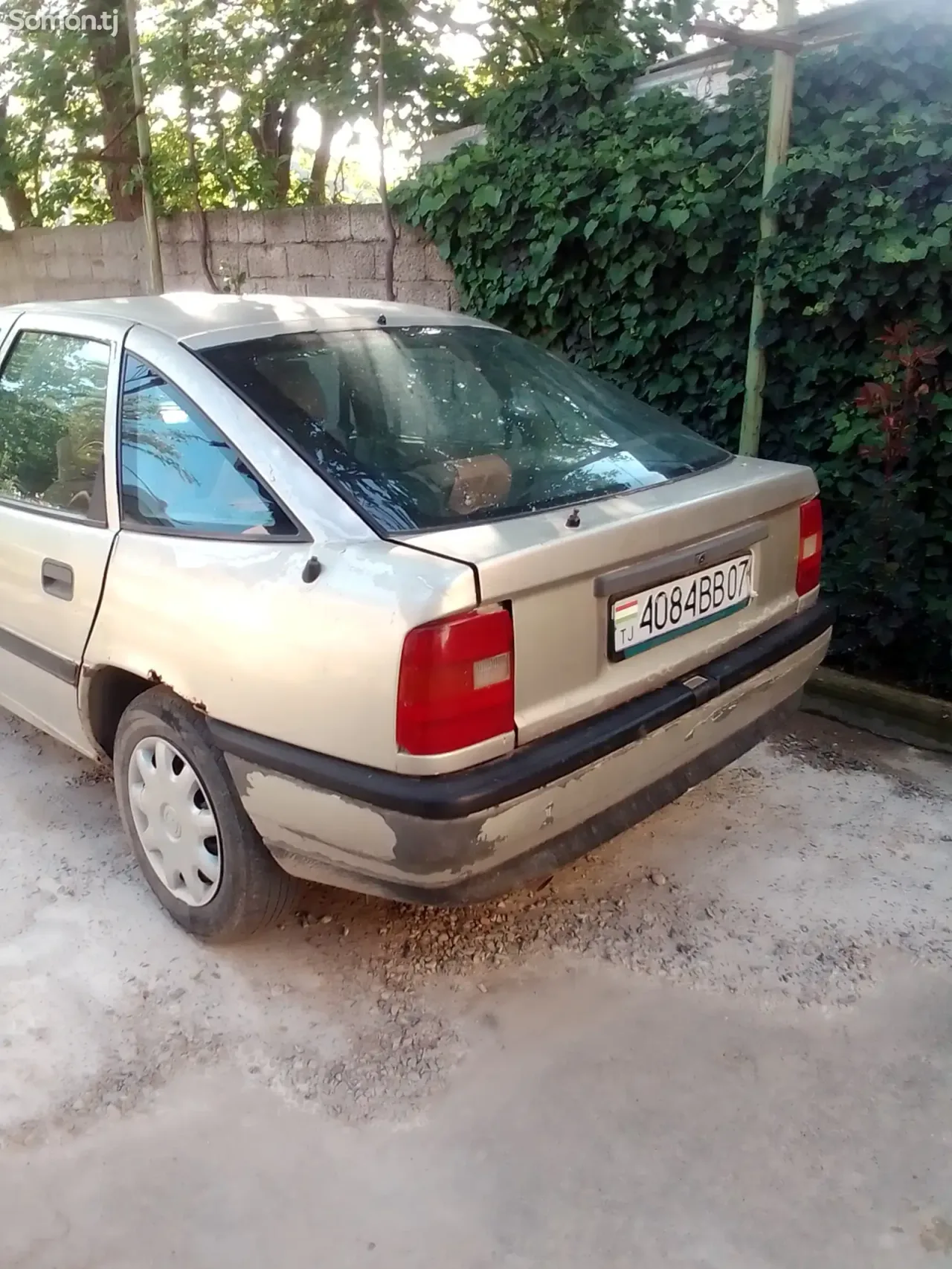 Opel Astra F 1990 · 1.6 MT