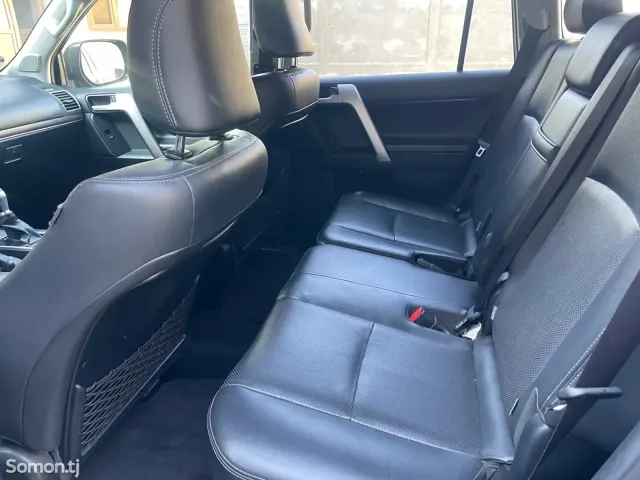 Toyota Land Cruiser Prado 2020 · 3.0 AT