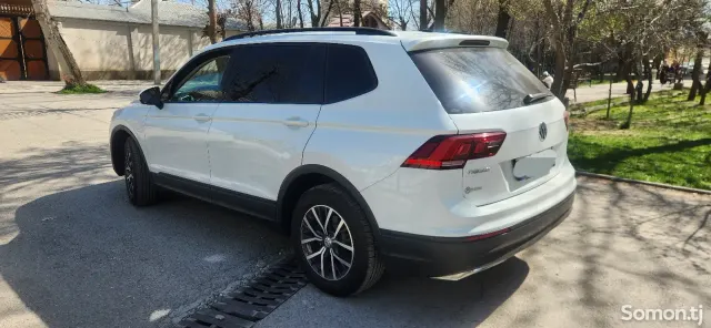 Volkswagen Tiguan 2021 · 2.0 AT
