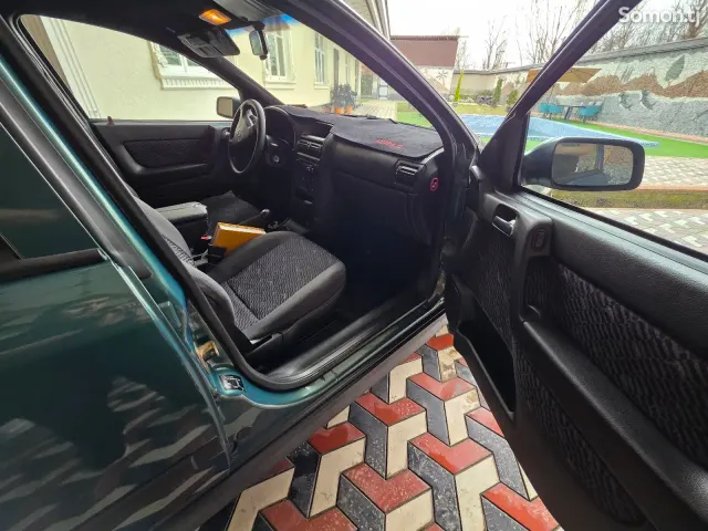 Opel Astra G 2001 · 1.6 MT