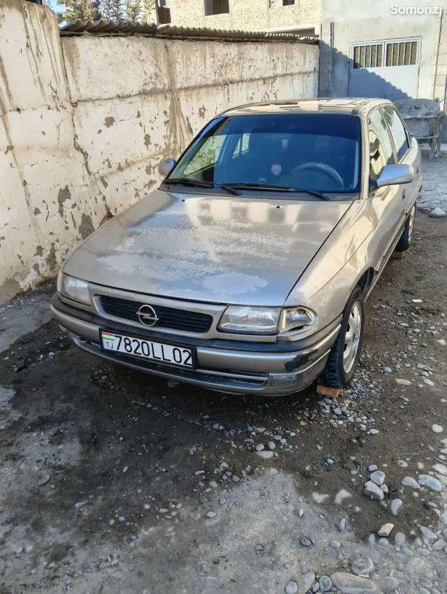 Opel Astra F 1996 · 1.6 AT