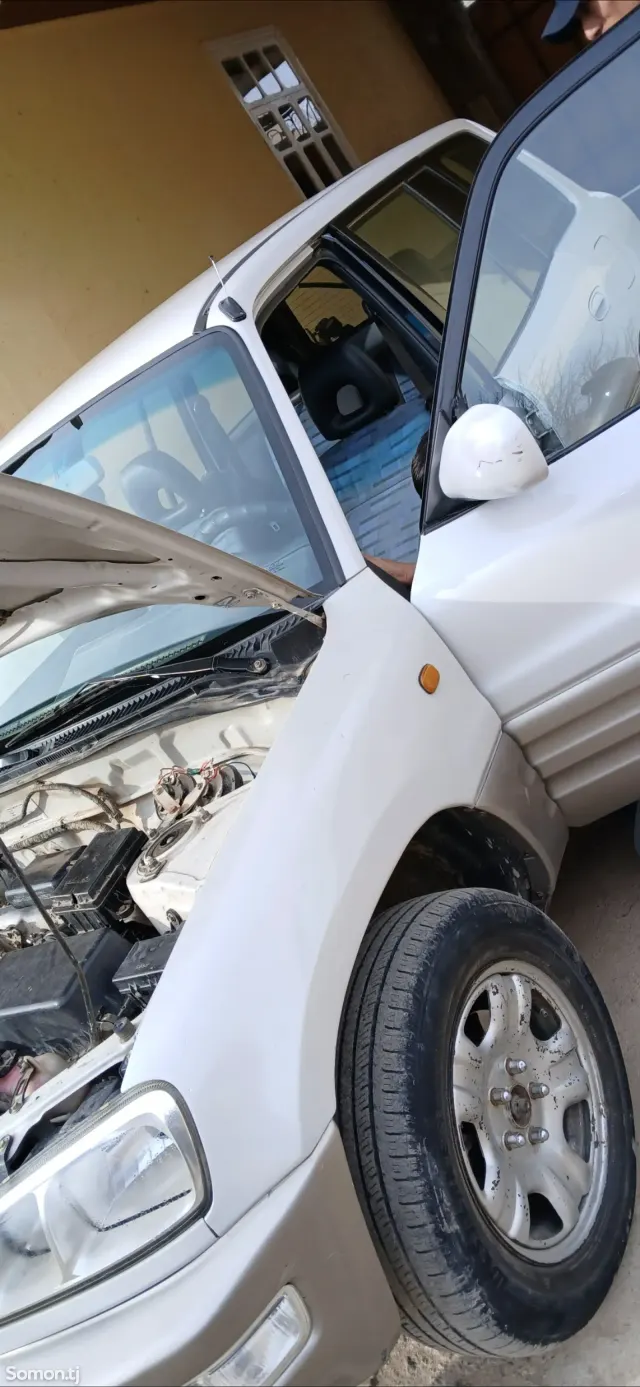 Toyota RAV 4 1998 · 1.8 MT