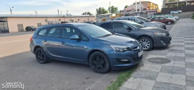 Opel Astra J 2015 · 1.4 MT