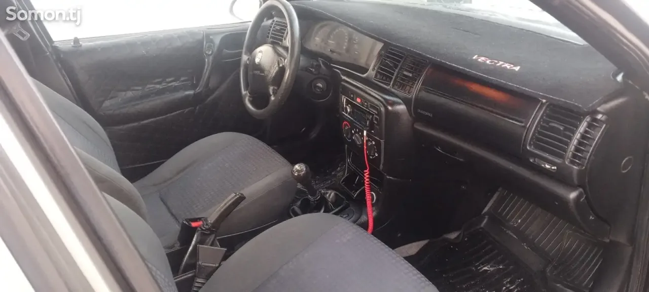 Opel Vectra B 1995 · 1.6 MT
