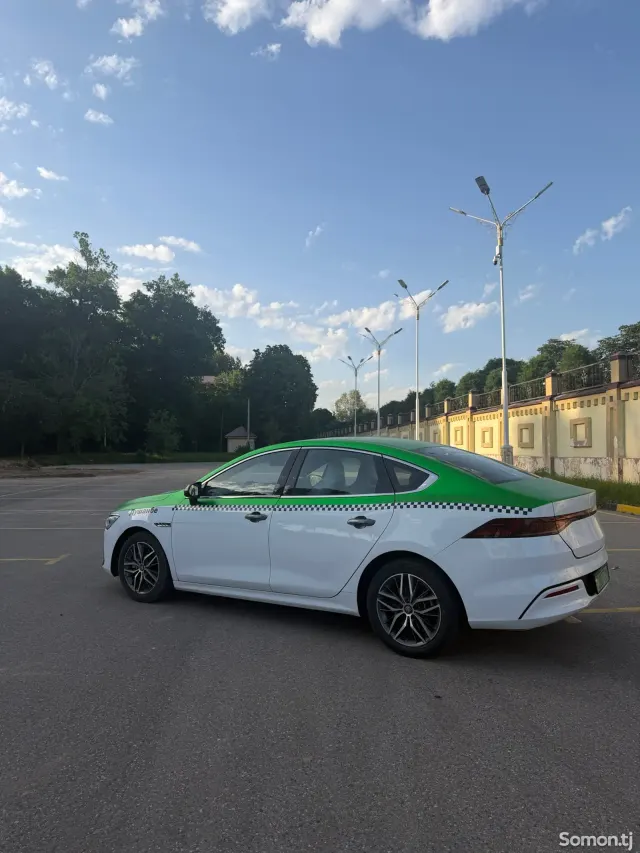 BYD Qin Plus 2022 · AT