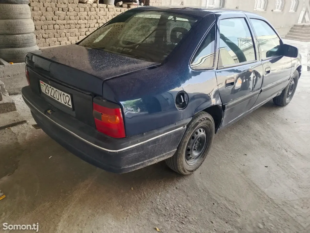 Opel Vectra A 1992 · 1.6 MT