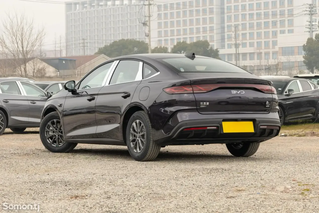 BYD Qin Plus 2025 · AT