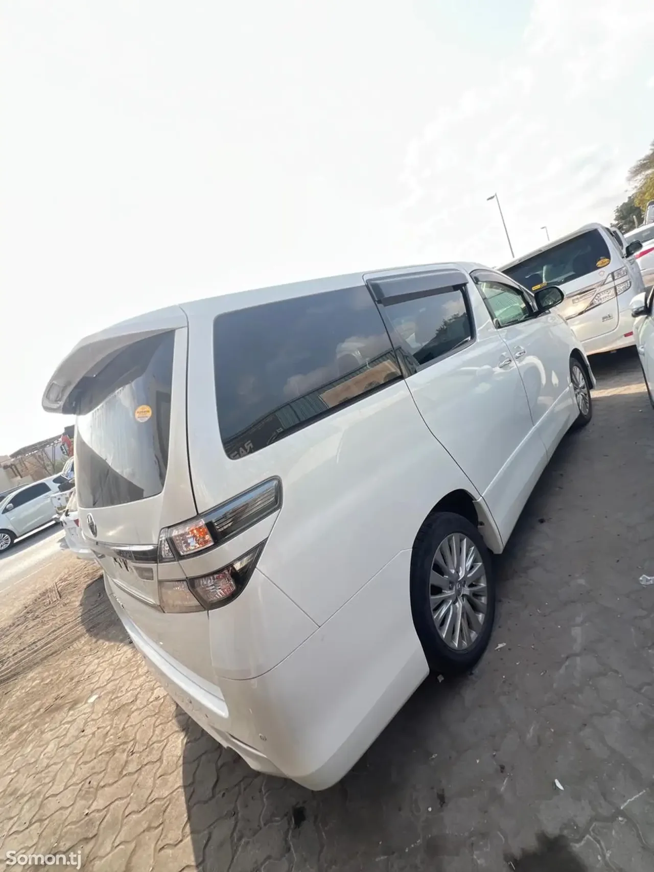 Toyota Vellfire 2014 · 2.4 AT