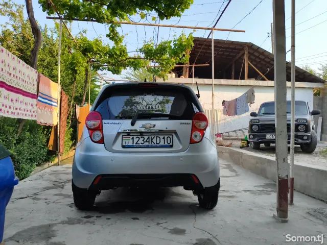 Chevrolet Spark 2014 · 1.1 AT