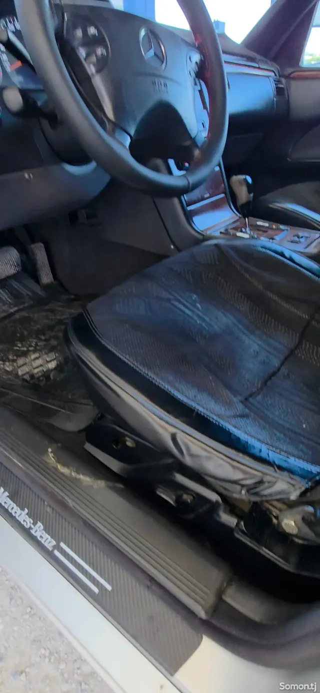 Mercedes-Benz E class 2000 · 2.0 AT