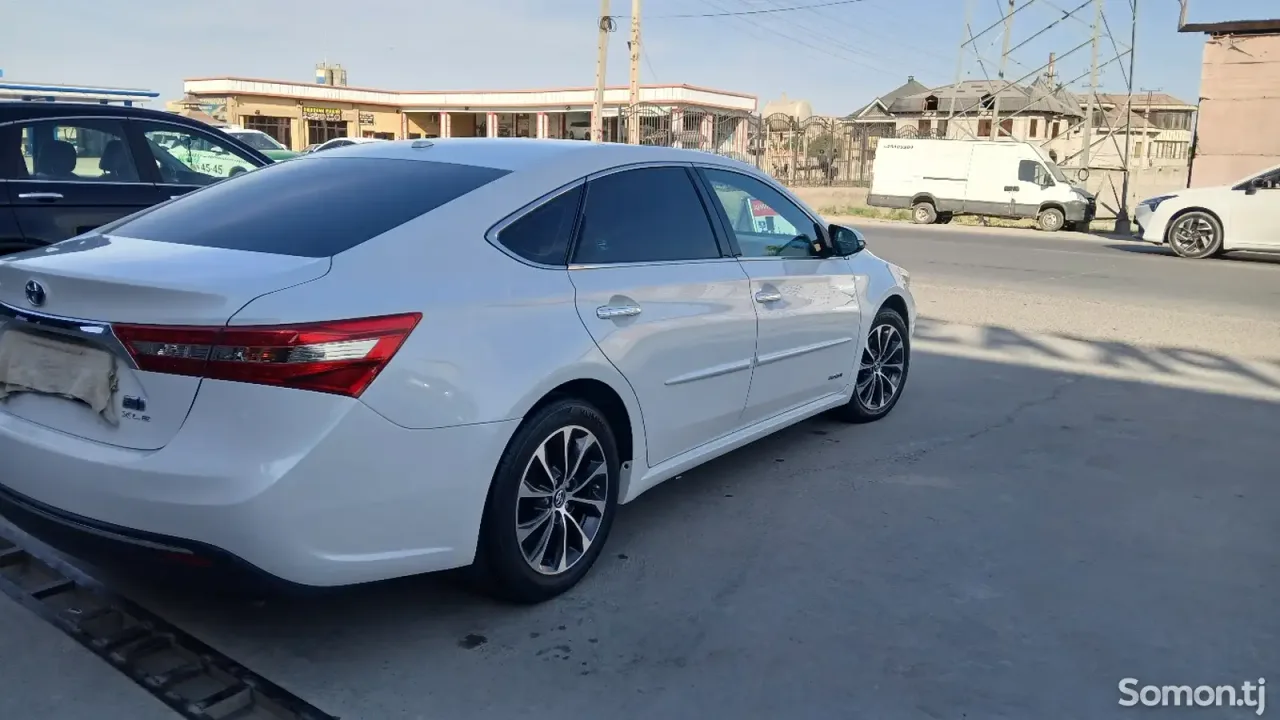Toyota Avalon 2018 · 2.5 AT