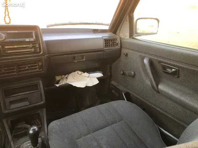 Volkswagen Golf 1989 · 1.8 MT