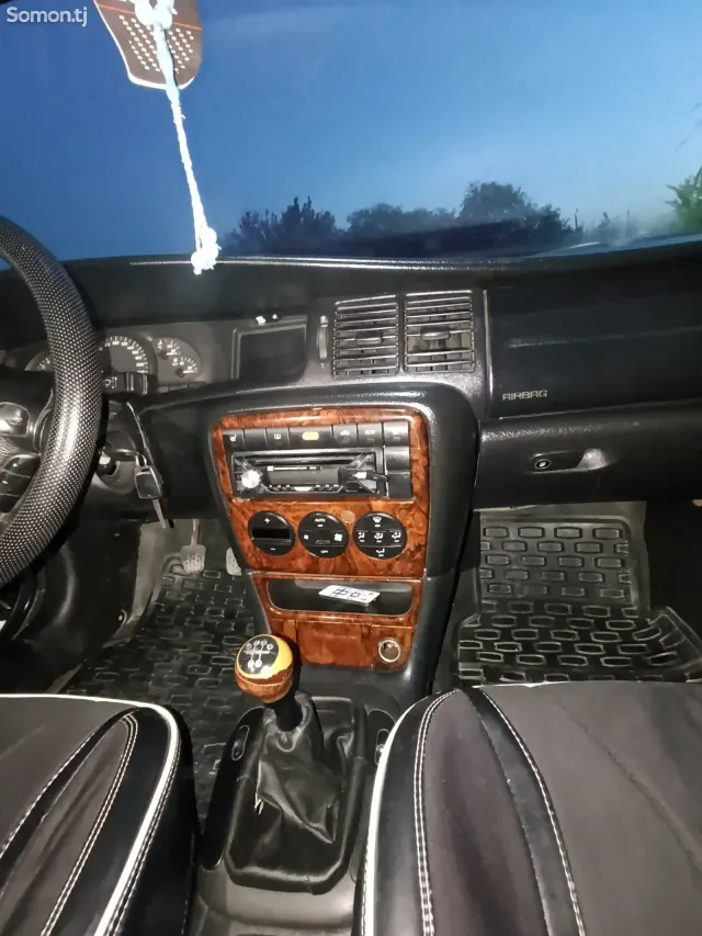 Opel Vectra B 2000 · 1.8 MT