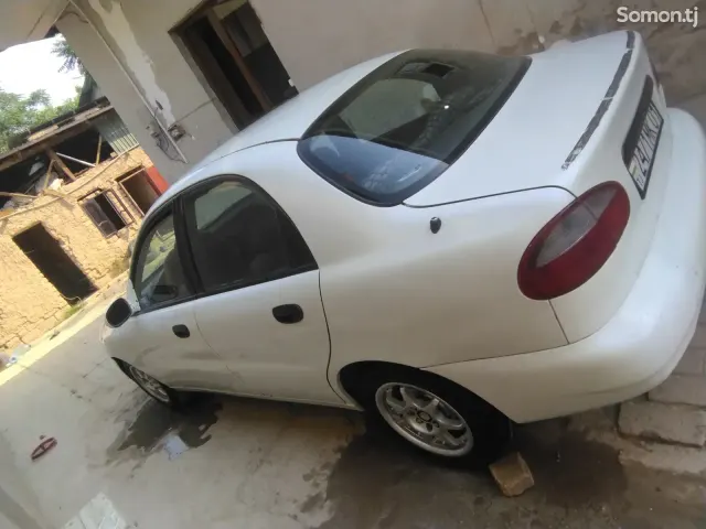 Daewoo Lanos 1998 · 1.6 MT