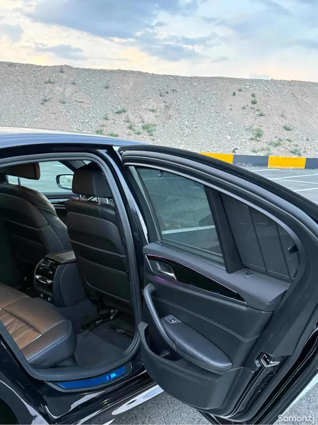 BMW 5 series 2018 · 2.0 CVT