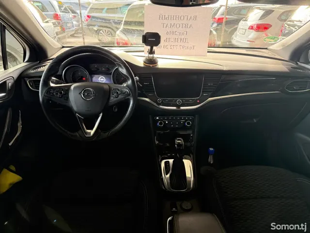 Opel Astra K 2016 · 1.6 AT