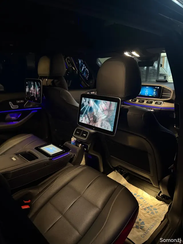 Mercedes-Benz GLS 2023 · 5.8 AT