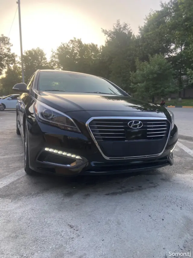 Hyundai Sonata 2017 · 2.4 AT