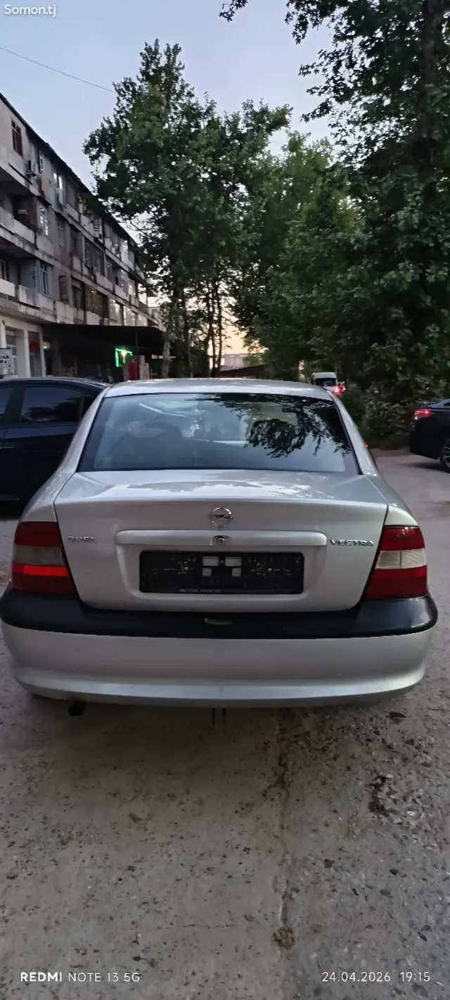 Opel Vectra B 1996 · 1.6 MT
