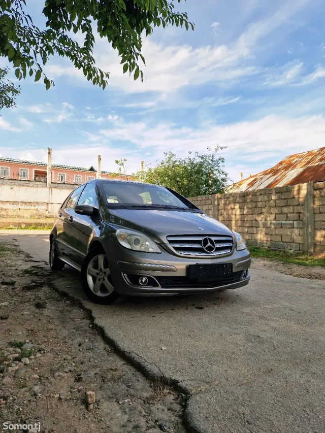 Mercedes-Benz B class 2006 · 2.0 AT